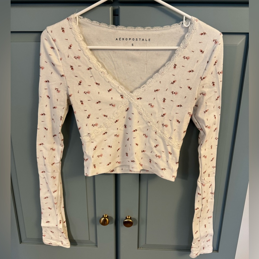 Aeropostale Floral Long Sleeve Top